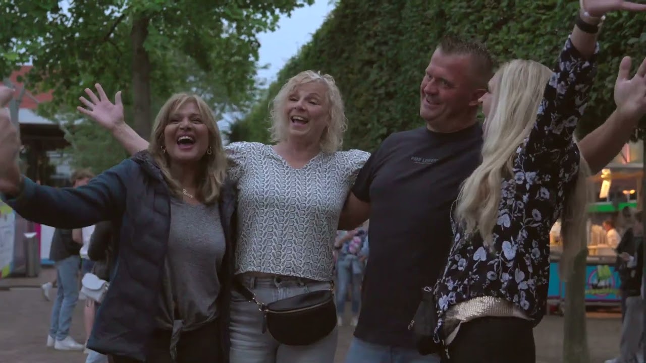 Dennis van Dam verlengt de zomer met onweerstaanbare Sirtaki “Dans met mij de Sirtaki"