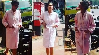 Omg Nargis Fakhri Walks Wearing Only Bathrobe On Mumbai Streets - Latest Bollywood News