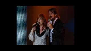 Video thumbnail of "A la misma hora en el mismo lugar (Pimpinela)"