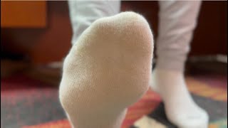 Download lagu Dangling Feet & Nike Socks