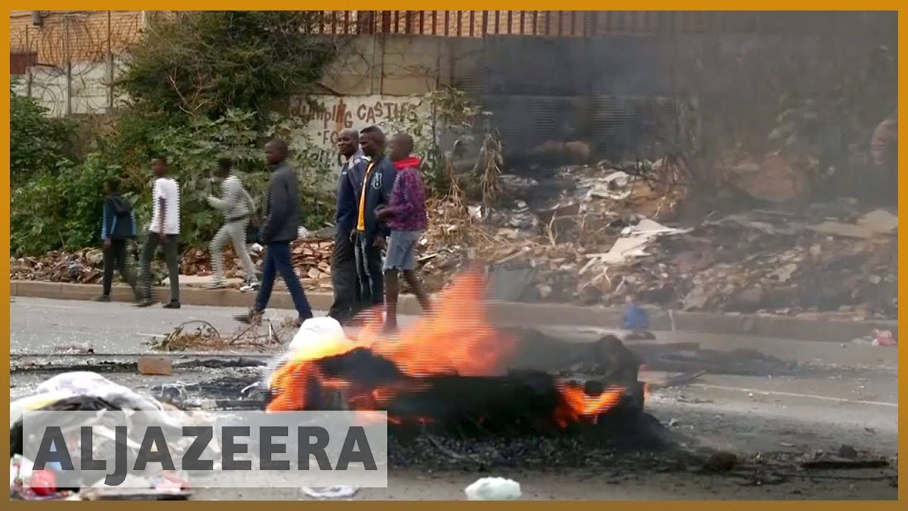 🇿🇦 احتجاجات في جنوب أفريقيا على الفقر وسوء الخدمات الحكومية | الجزيرة الإنجليزية
