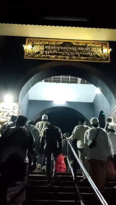 Naik Ke Maqom Kanjeng Syehk kiyai Zakaria Alias Eyang Jugo Gunung Kawi Kepanjen Malang
