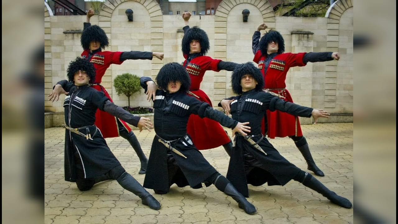 Зарина дагестан лезгинка. Кумыкский танец. Нахско-дагестанская группа лезгины. Ансамбль эхо гор кумыкский танец. Кумыкские музыки лезгинка.