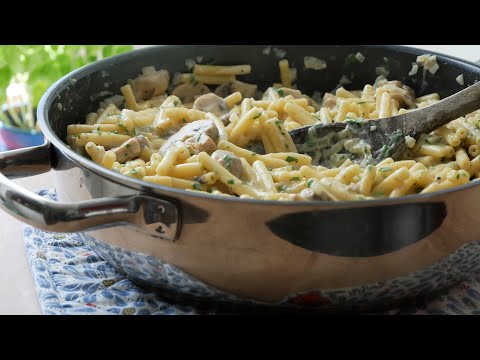 Schnell & einfach ein leckeres Geschnetzeltes mit Pilzen & Bratwürstchen Selber Machen. || How to co. 