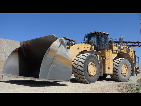 CAT 988K Wheel Loader moving gravel at Danish Gravel Pit | BIG Wheel Loader & BIG Bucket