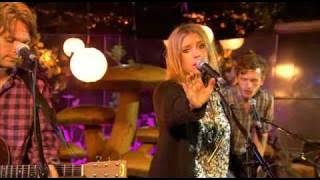 Lykke Li - I'm Good, I'm Gone live on glastonbury 08