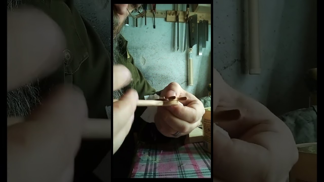 Lucidatura a cera fermacapelli triplice dea