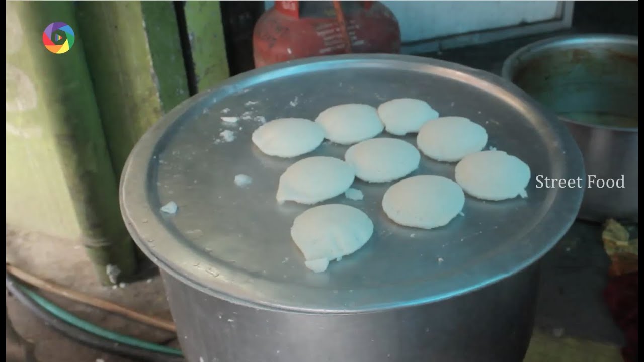 Idly Popular South Indian Food - Quick idly Making | Street Food Mania