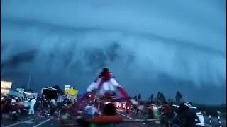 Nuvem de plataforma em Haridwar, Uttarakhand, Índia