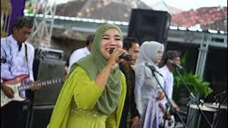 Sajadah Merah // Nana Anin Dia // Persada Ria