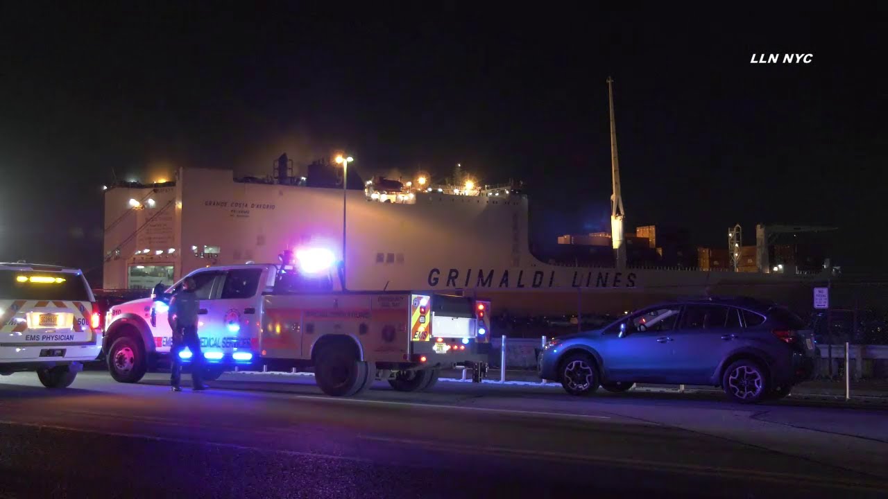 (Incomplete Video) 2 Firefighters Killed in Cargo Ship Fire / Newark NJ ...