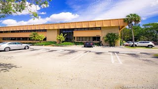 9275 SW 152nd St, Palmetto Bay, FL Presented by Shlomo Poston.