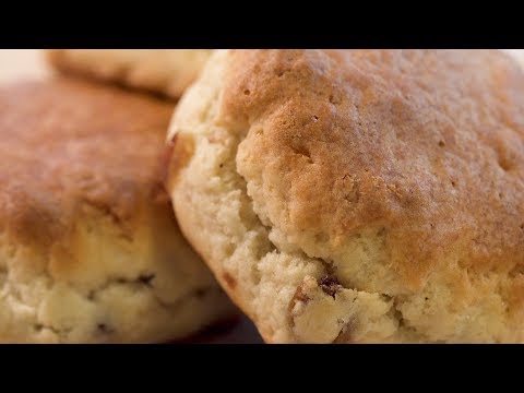 ? HOW TO EAT SCONES ?