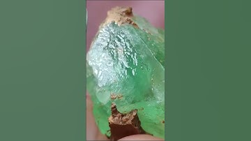 thật khó tin đúng không mọi người  #khamphathegioi #kimcuongtunhien #gemstone #gems #daquy #crystals