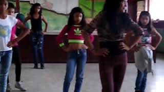 Niñas Bailando Reggaeton Lento