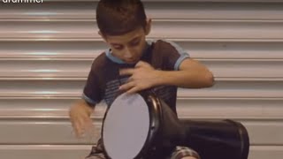 Amazing Street Doumbek(Goblet Drum) Kid drummer Resimi