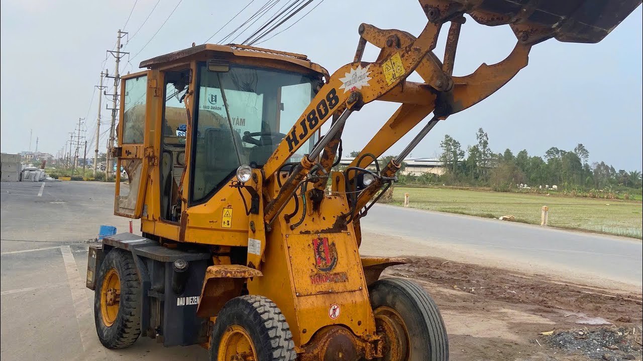 Xúc lật cũ gầu 7 tấc, máy móc ngon giá 58tr lh:0962224608