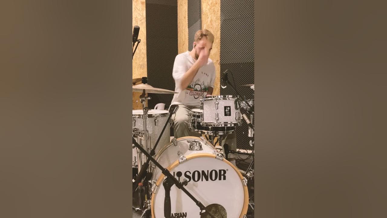 Netsky - Everybody Loves The Sunshine (Drum Cover - Gonçalo Salta) Netsky - Everybody Loves The Sunshine (Drum Cover - Gonçalo Salta)