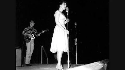 Patsy Cline Singing Crazy "Live" on the Grand Ole ...