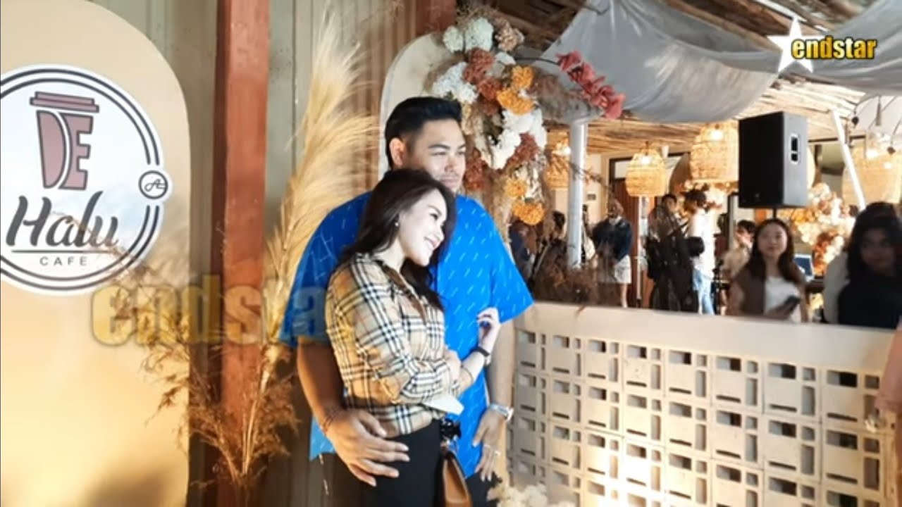 KEMESRAAN AYU TINGTING DENGAN IVAN GUNAWAN DI ACARA ULANG TAHUN CAFE DE HALU