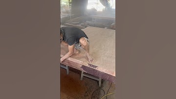 Tấm gỗ đinh hương hàng mộc đang hoàn thiện vân cực chun