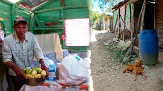 Le entregue una ayuda a Kiko y me dio lo que tenia en palo blanco la vida del campo es saludable