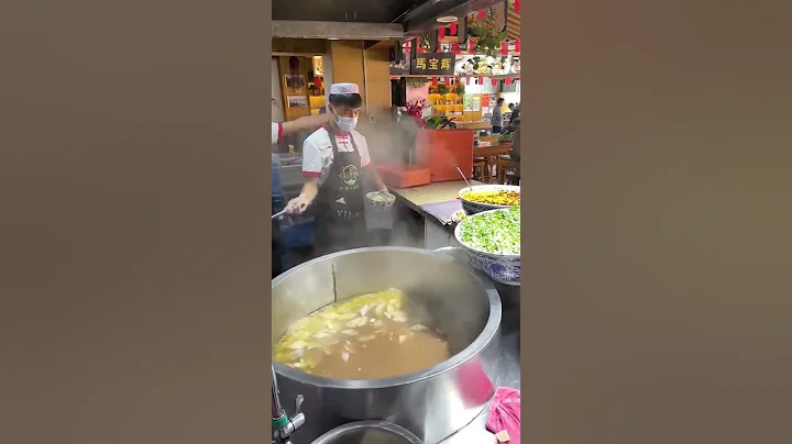 Lanzhou Beef Noodles Chinese Street Food #shorts - DayDayNews
