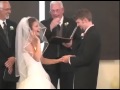 Vídeo divertido. ¡La novia tiene un ataque de risa!