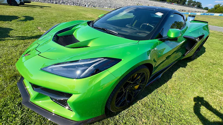 1st LOOK at New 2026 Interior & Green in the SUN! Plus ZR1X REVS!