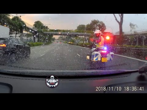 road trippin 10nov2018 cam car wondering why the lta officer is so upset over his driving.