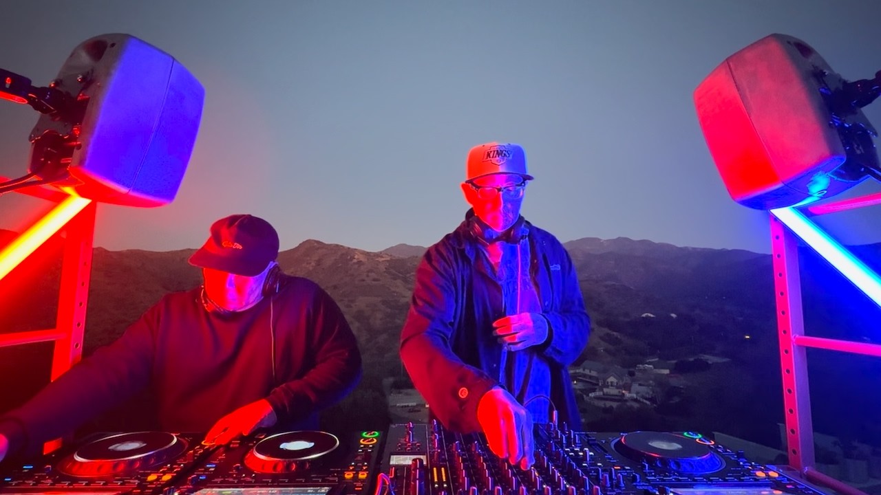 Badcat.fm 017 - Twilight Sessions with LIFECOACH