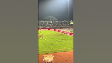 Bùi Tiến Dũng cản phạt đền của Công Phượng