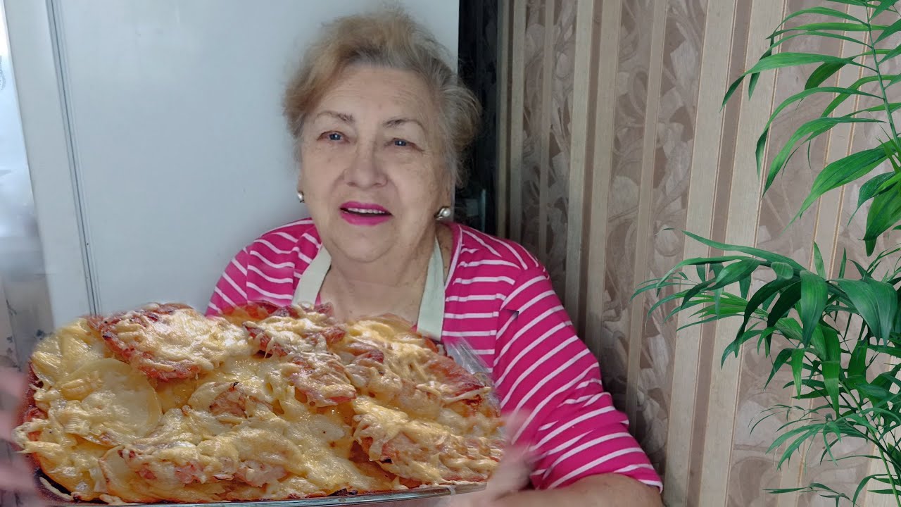 Любимое блюдо -мясо по французски.Обязательно приготовим на праздничный ...