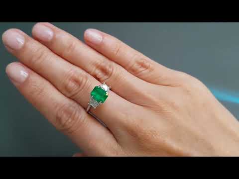 Colombian Vivid Green Emerald 1.25 ct Video  № 1