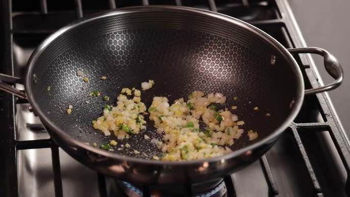 Have your 👁 on the Hexclad wok at Costo? Look no further the PAMPERED CHEF  5 Qt. Nonstick Stainless Steel Wok comes with a Lifetime…