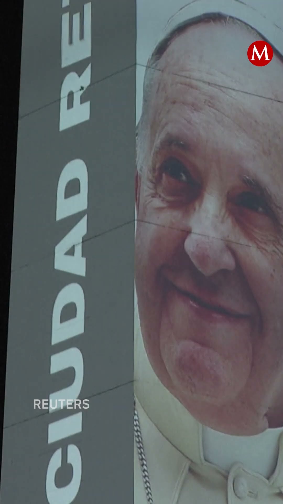 El Obelisco de Buenos Aires se ilumina en apoyo al Papa