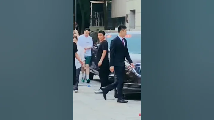 Johnny Huang Jing Yu - sexy walk - DayDayNews