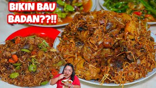 BEUH AJIB!! MAKAN AYAM GORENG BAWANG MERAH PLUS OSENG IKAN CUE PETE!!