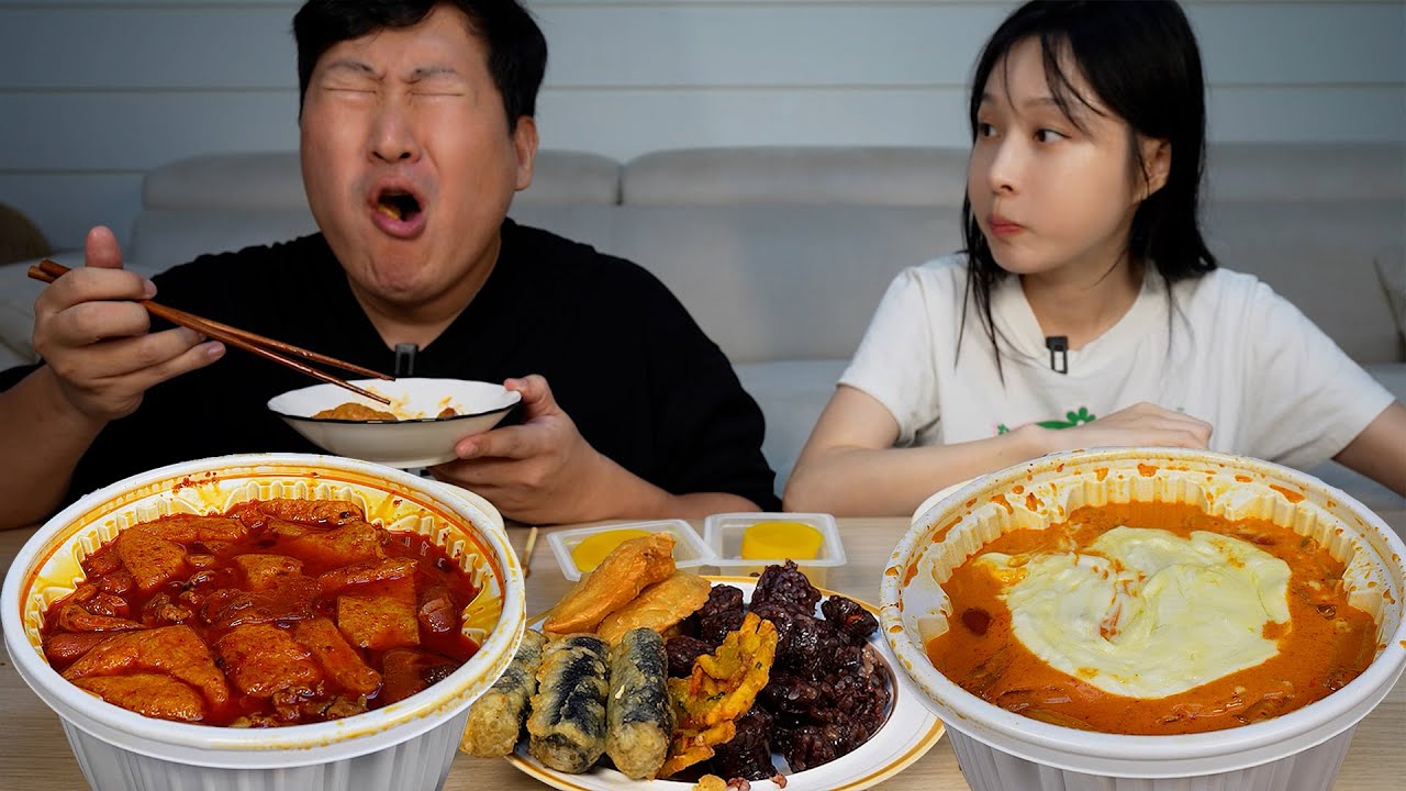 Горячий, пряный Мала Ттокбокки против сладкой розы Ттокпокки! - Кулинарное шоу Мукбанг.