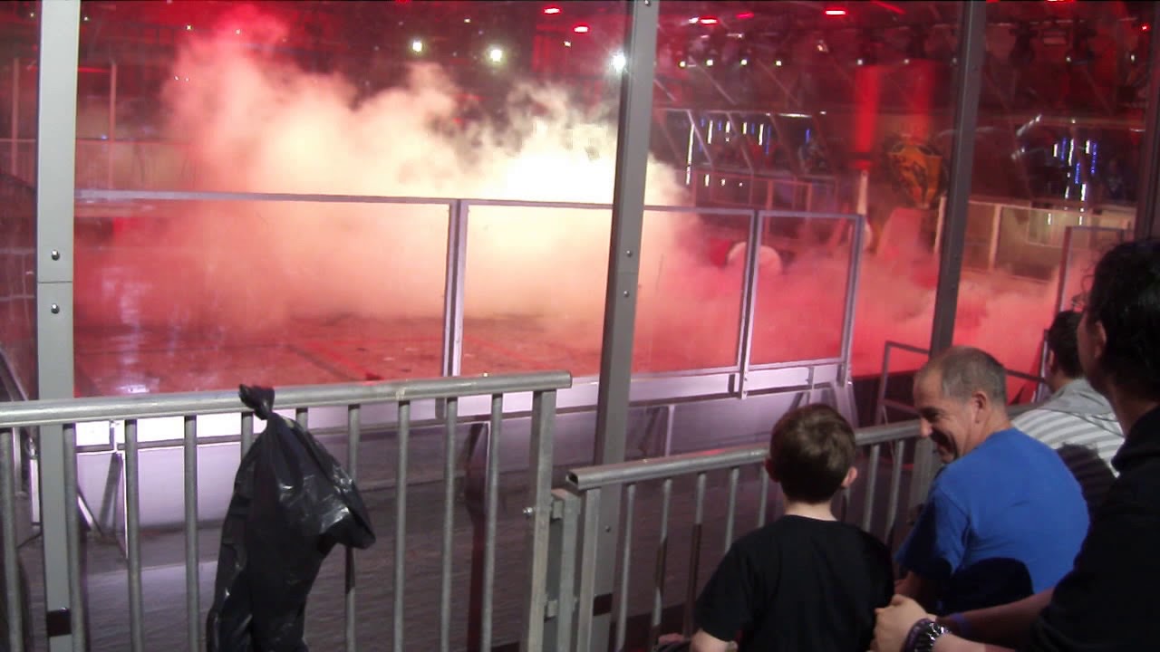 Robot Wars International Group Battle apollo & gabriel vs Cobra and TMHWK