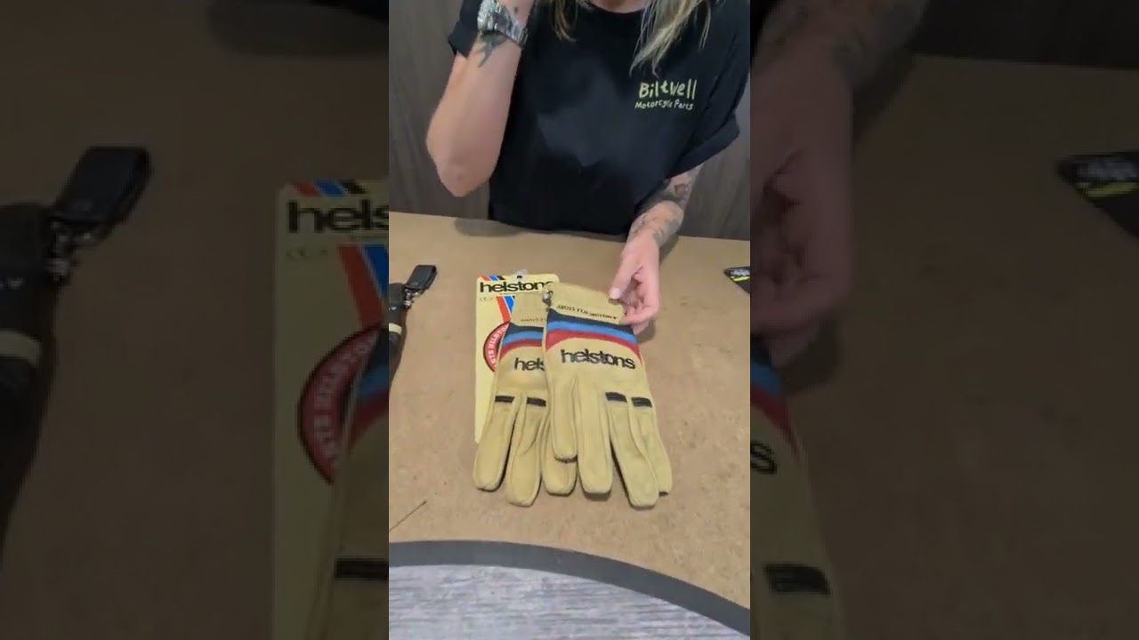 Helstons Mora Motorcycle Gloves | Motorcycle Stuff Australia 🇦🇺 | motorcyclestuff.com.au