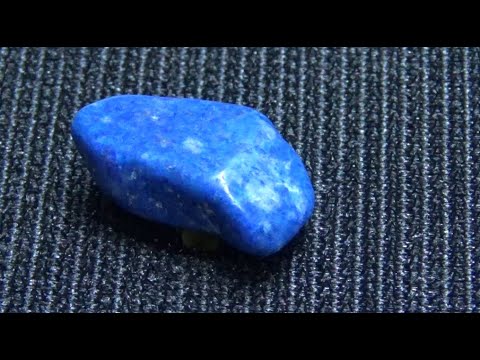 حجر اللازورد تعرف على بعض المعلومات عن الحجر 
