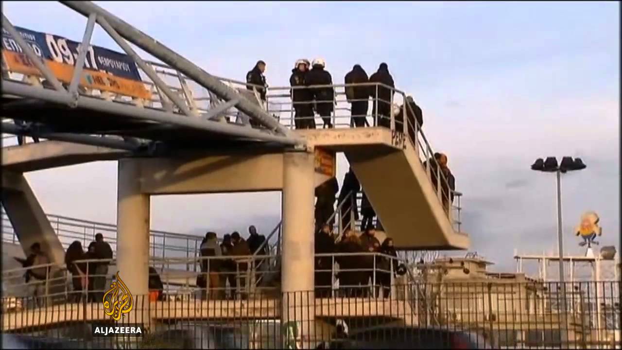 إضرابٌ في قطاع النقل يُغلق الطريق بين روما وأثينا - قناة الجزيرة البلقان