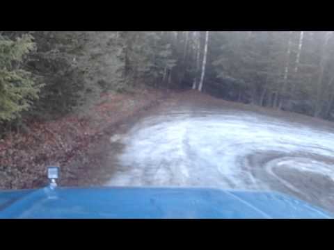 Video: Hvordan kjører du ned en isete innkjørsel?