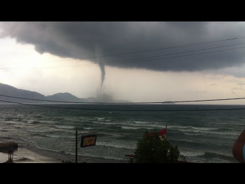 Large water spout