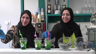 أحلام خضرة تدير مقهى كمشروع خاص بها في غزة