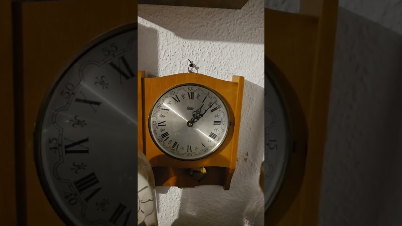 Electromechanic wall clock "Elstar"