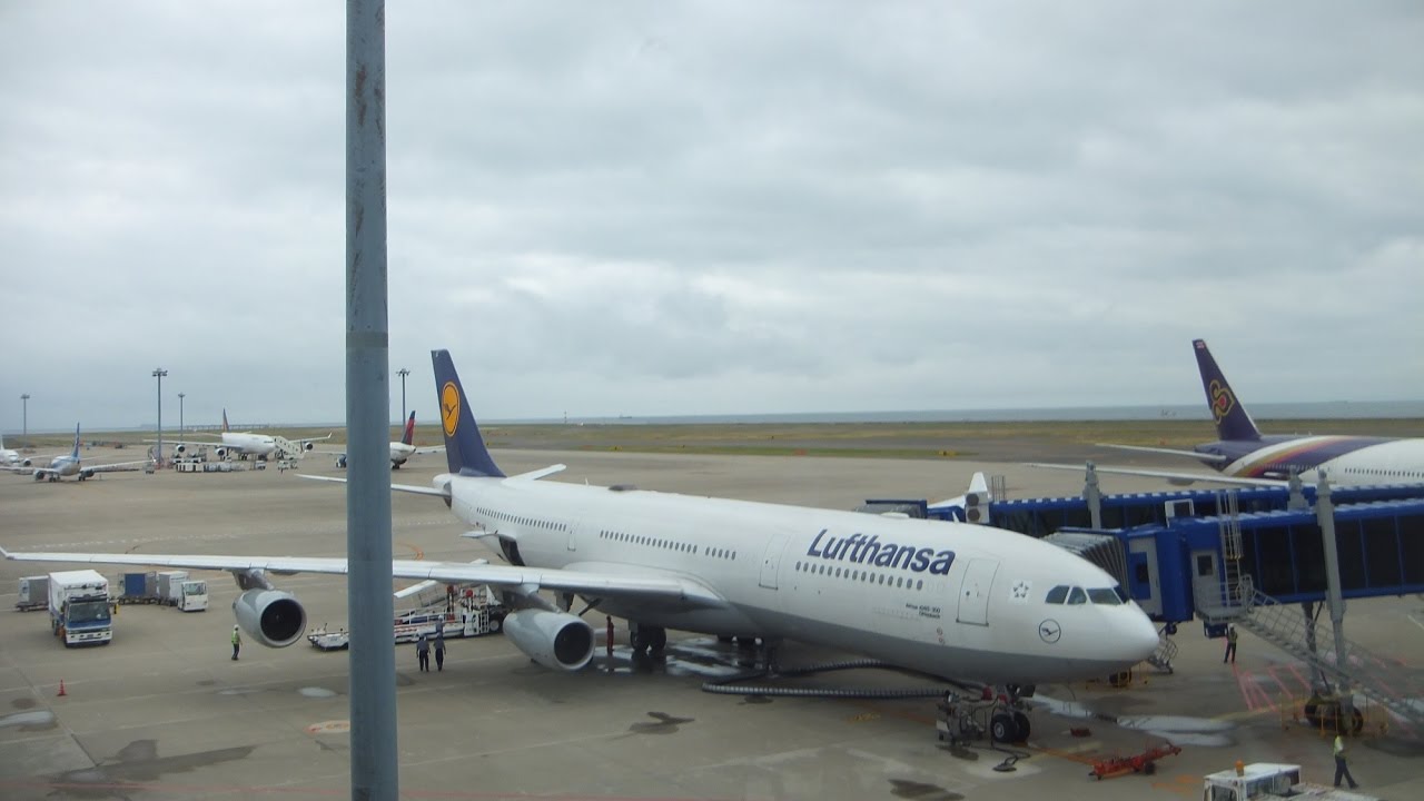 Lufthansa Safety Video Japanese / ルフトハンザ機内の安全ビデオ日本語版 YouTube