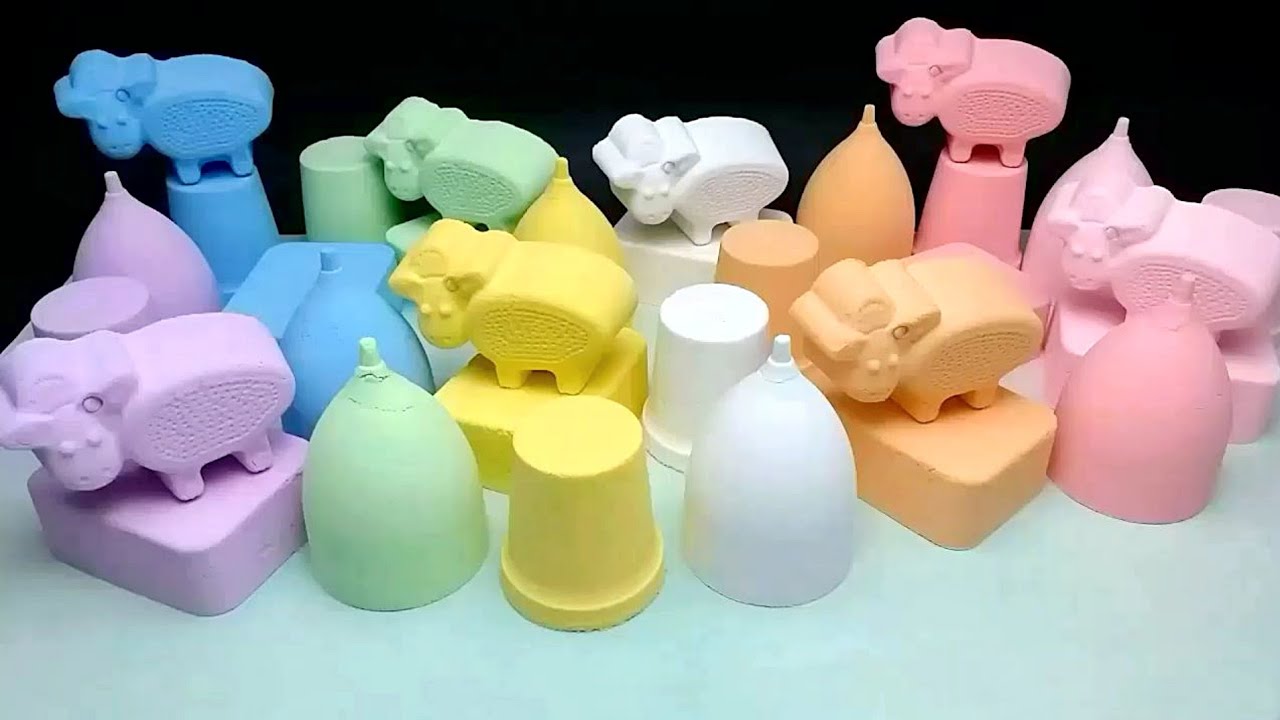 ASMR crushing baking soda | Holiday rainbow sheep