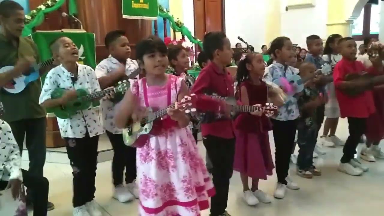 PADUAN SUARA UKULELE SDN 142 MALUKU TENGAH